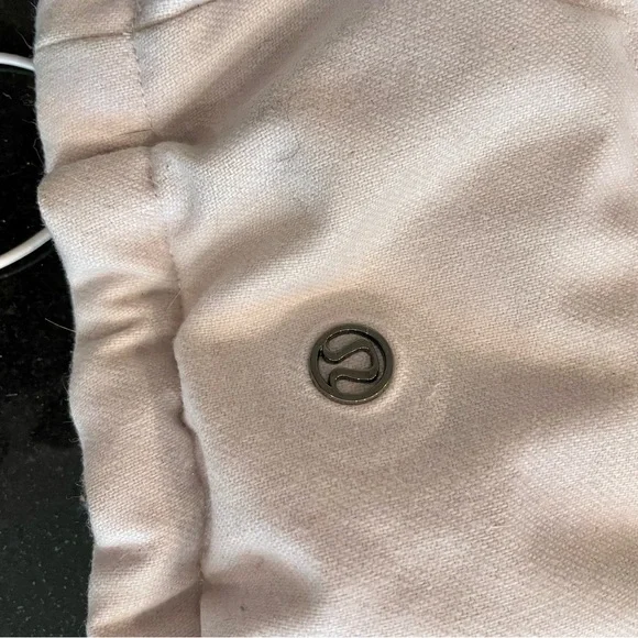 Stylish Puffer Jacket - Picture 8 of 9